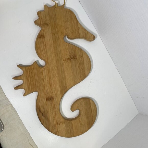 Seahorse-Shaped Bamboo Cutting Board Or Decorative Wall Piece With Hanging Loop - Picture 6 of 8